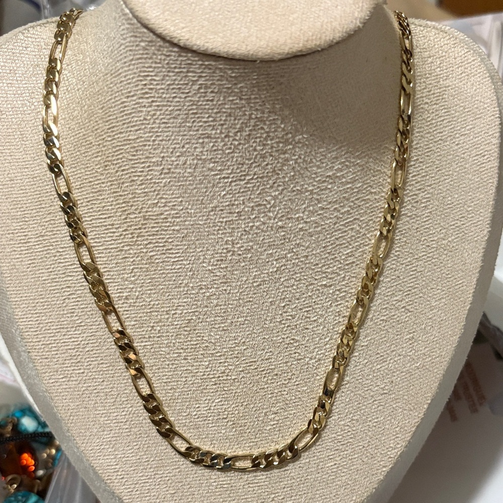 Elegant Gold Chain Necklace